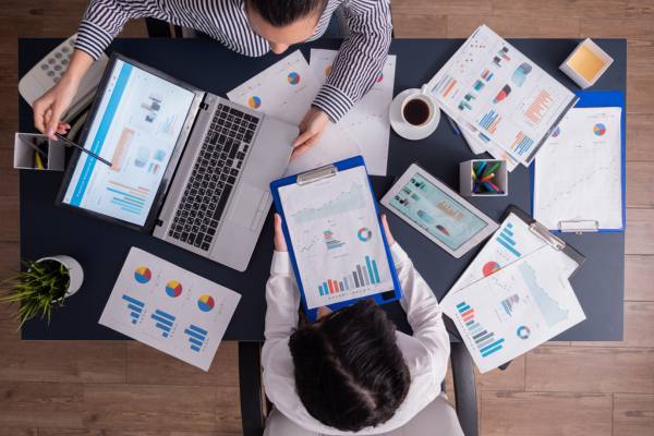 Build custom AI assistants effortlessly with Microsoft Copilot Studio to enhance productivity and collaboration.