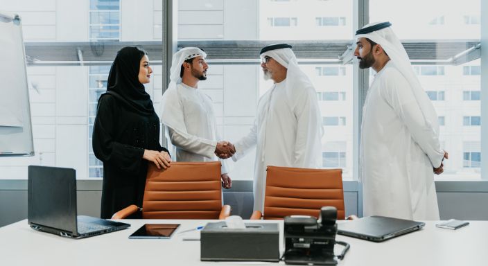 How to choose Microsoft partner Dubai checklist on screen showing evaluation criteria for UAE business IT decision