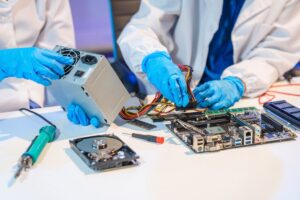 IT hardware refresh planning UAE - a device fleet lifecycle from procurement through to disposal
